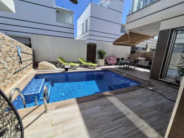 Casa independiente en avenida de Cuenca