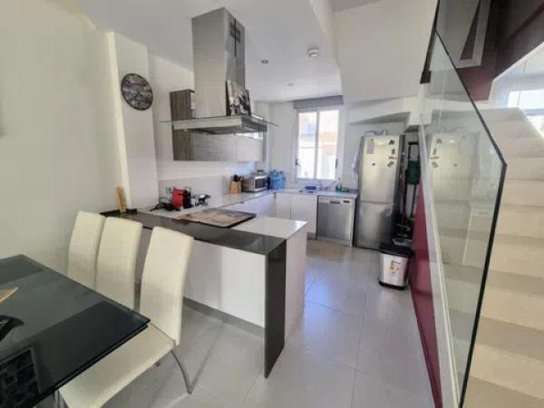 Casa independiente en avenida de Cuenca