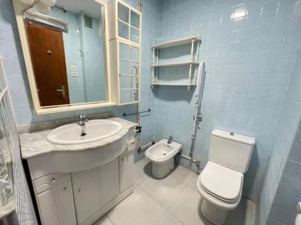 Piso en avenida Reina Victoria, 5