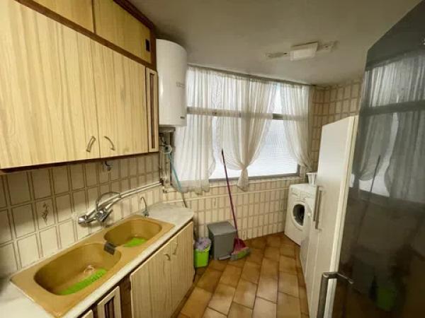 Piso en avenida Reina Victoria, 5