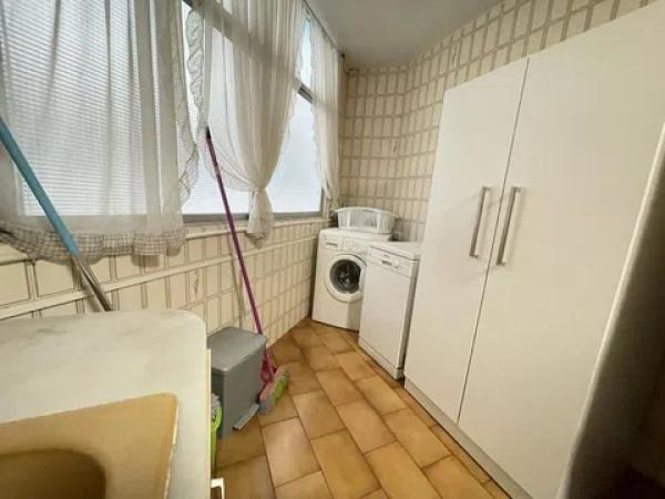 Piso en avenida Reina Victoria, 5