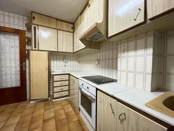 Piso en avenida Reina Victoria, 5