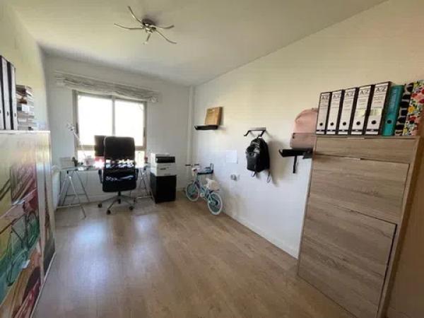 Piso en avenida de Ansaldo