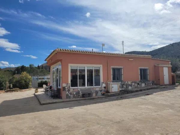 Casa independiente en camino peñon