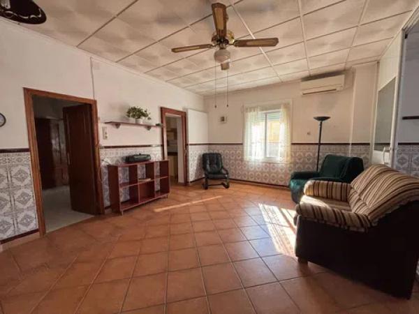 Casa independiente en calle Agost