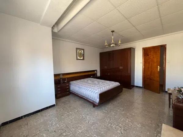 Casa independiente en calle Agost