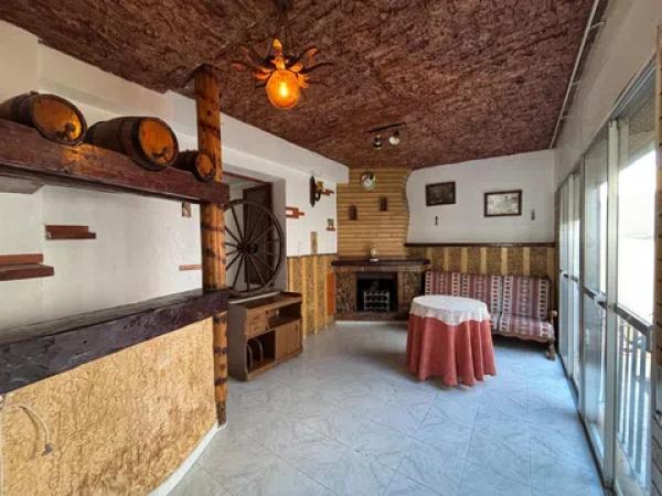 Casa independiente en calle Agost