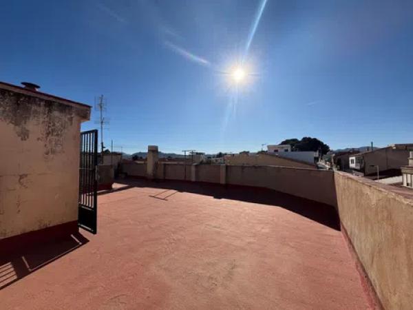 Casa independiente en calle Agost