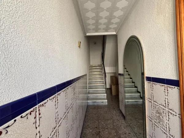 Casa independiente en calle Agost