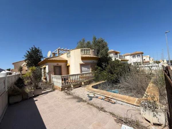 Chalet pareado en calle Eneldo, 22