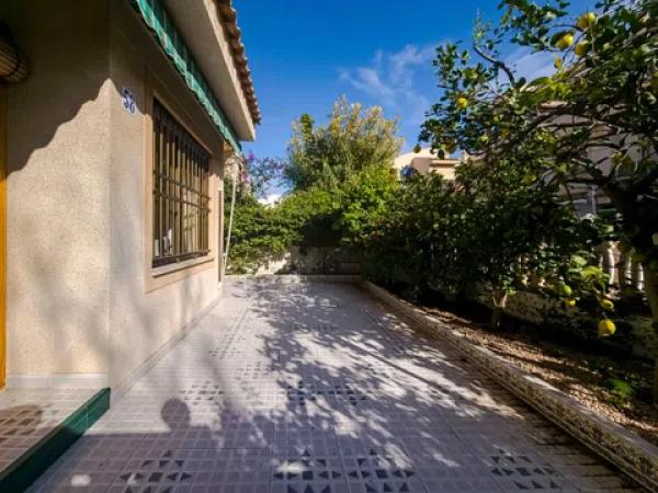 Chalet pareado en Urbanización las Viñas i