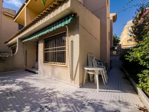 Chalet pareado en Urbanización las Viñas i