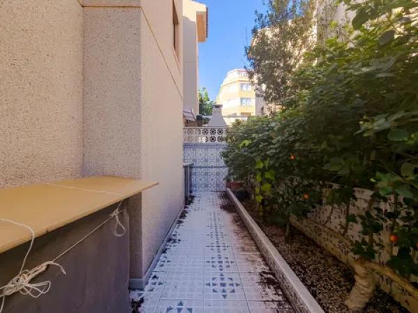 Chalet pareado en Urbanización las Viñas i