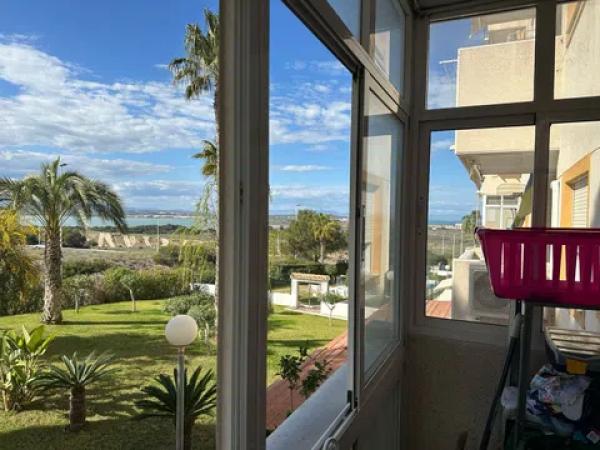 Piso en avenida Corinto, 2 a