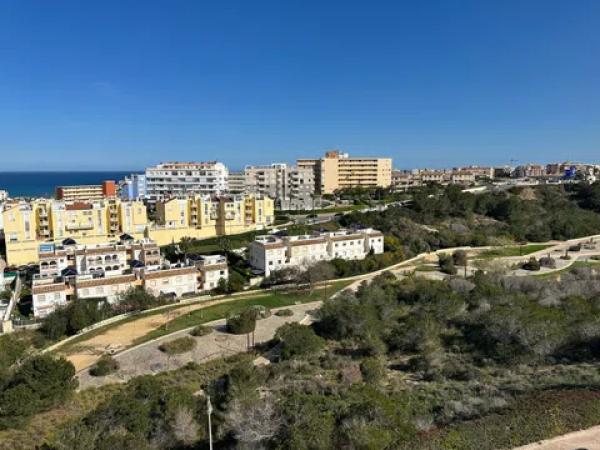 Piso en avenida Corinto, 2 a