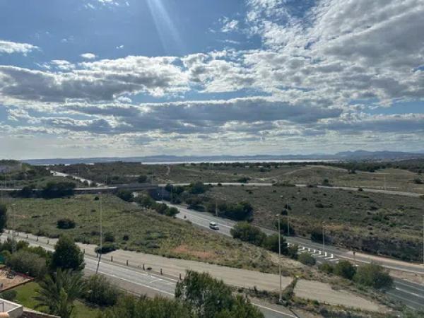 Piso en avenida Corinto, 2 a