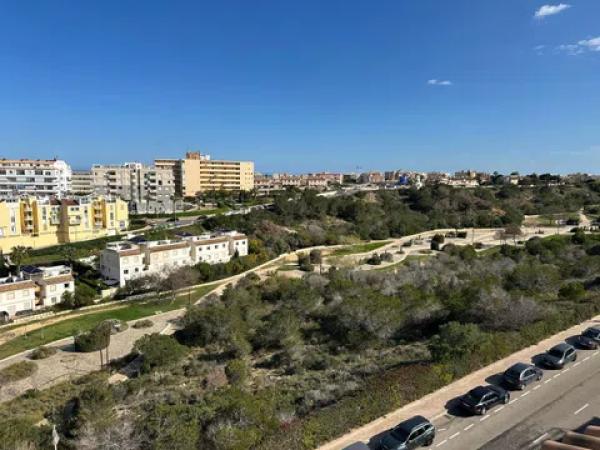 Piso en avenida Corinto, 2 a