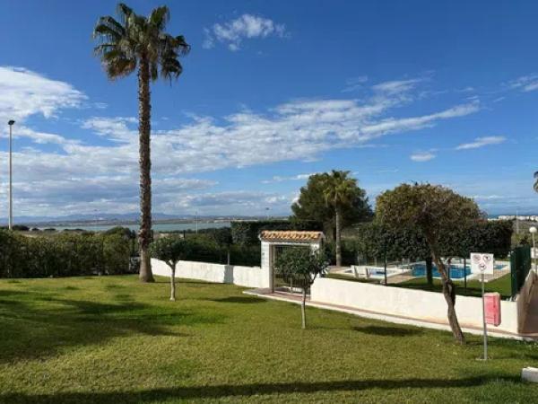 Piso en avenida Corinto, 2 a