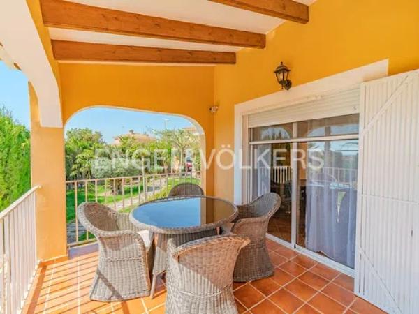 Casa independiente en calle del Bismut, 4