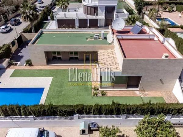 Casa independiente en calle La Gomera