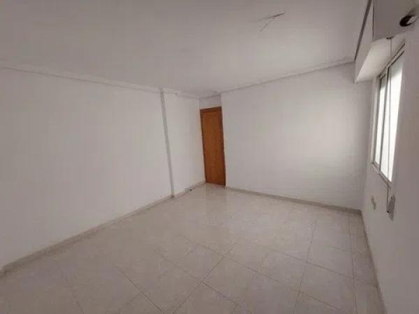 Piso en calle Santa Otilia