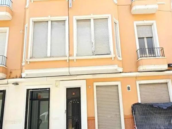 Chalet pareado en calle Antonio Maura
