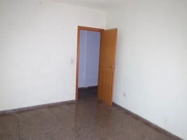 Piso en calle Oscar Espla