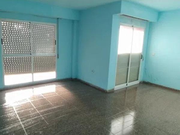 Piso en calle Oscar Espla