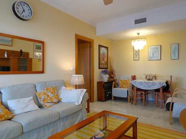 Piso en calle Presidente Adolfo Suárez