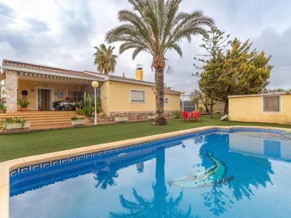 Casa independiente en calle Río Guadalquivir