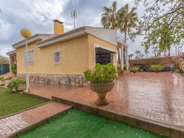 Casa independiente en calle Río Guadalquivir