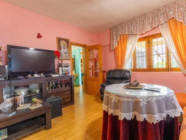 Casa independiente en calle Río Guadalquivir