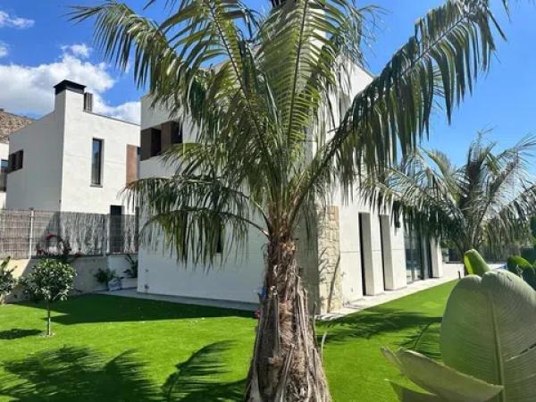 Casa independiente en calle Copenhague, 15