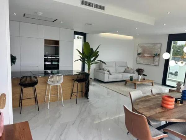 Casa independiente en calle Copenhague, 15