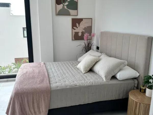 Casa independiente en calle Copenhague, 15