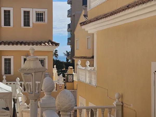 Casa independiente en calle Grecia, 9