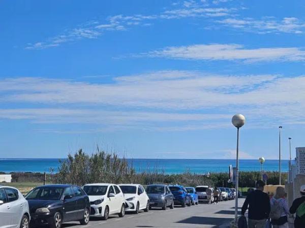 Casa independiente en calle Grecia, 9
