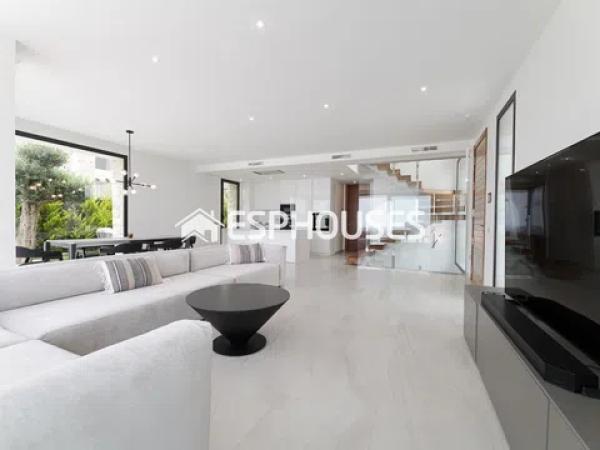 Chalet en calle Viena, 6