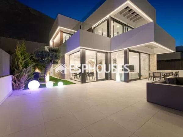 Chalet en calle Viena, 6