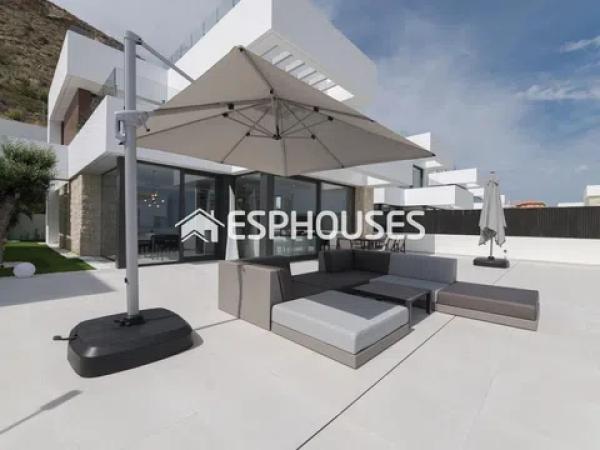 Chalet en calle Viena, 6