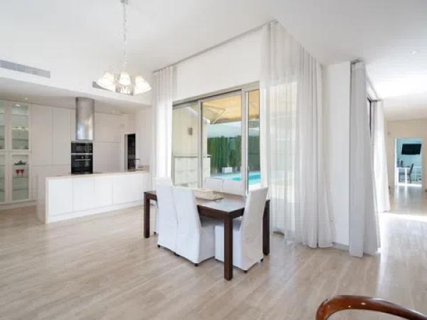 Casa independiente en calle Rosalía de Castro