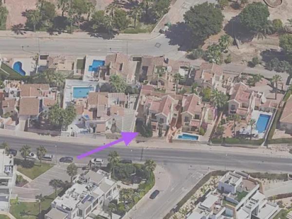 Chalet pareado en calle Estrecho de Mesina, 4