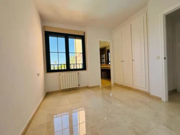 Piso en calle Viena, 47