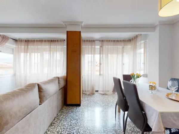 Piso en avenida dels Reis Catòlics