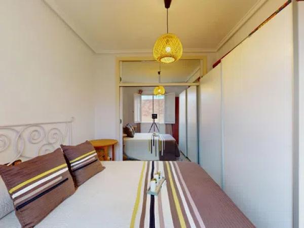 Piso en avenida dels Reis Catòlics