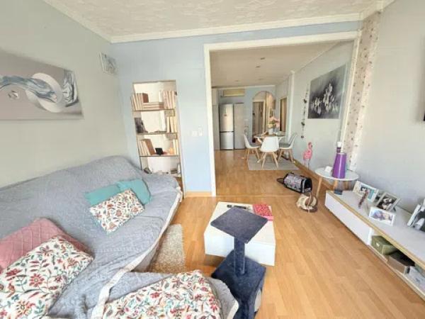 Piso en calle la Reina