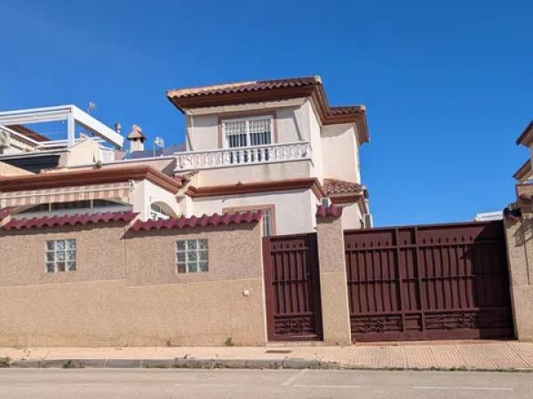 Chalet adosado en calle José Carreras, 24