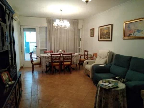Chalet pareado en calle Sancho Medina