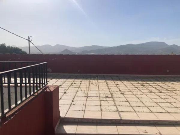 Chalet pareado en calle Alcoi