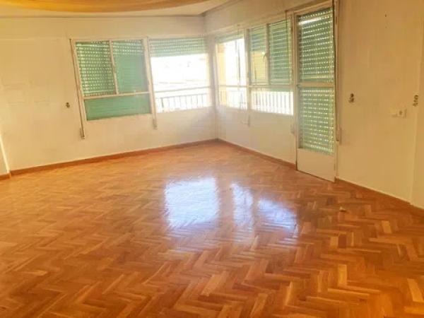 Chalet pareado en calle Alcoi